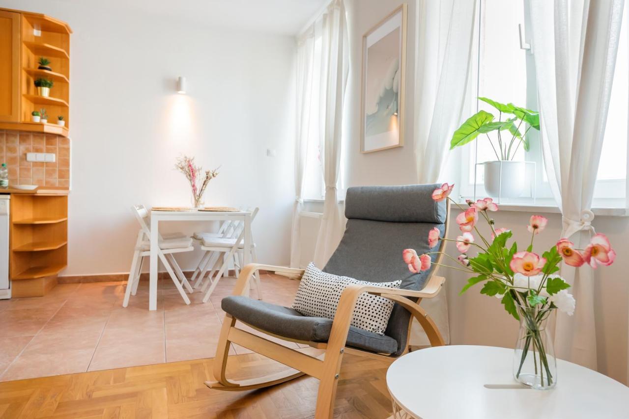 New Town Spacious Apartment Warszawa Eksteriør billede